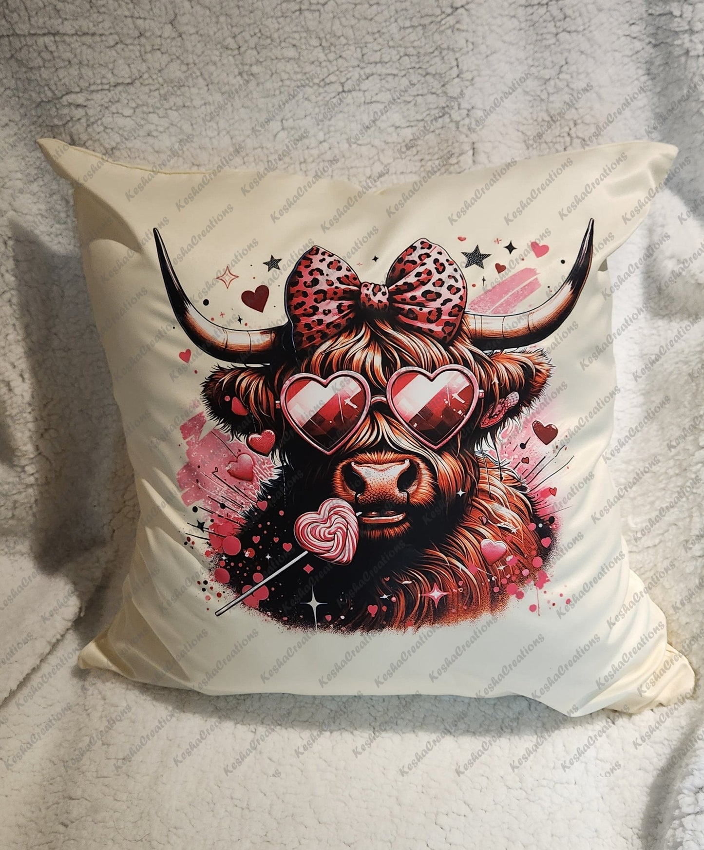 A charming Valentine’s DTF transfer with a Highland cow wearing heart-shaped glasses and a pink leopard-print bow, surrounded by heart and star motifs.